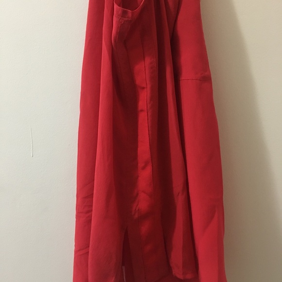 Club Monaco 100% silk red tank top - Picture 3 of 3